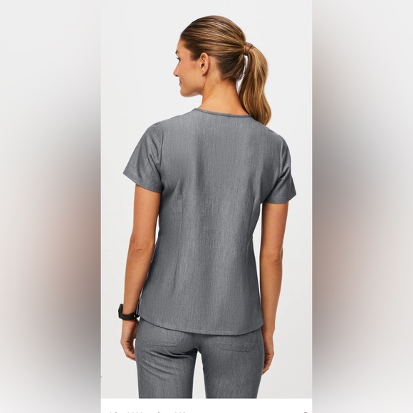 Graphite FIGS scrub set. NWT. Never taken out of the bag! - Picture 5 of 8